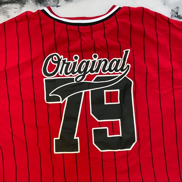 Cropped Baseball Tee - Picture 4 of 5